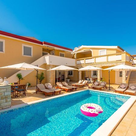 Villa Karmen - Poolhouse Вир Екстериор снимка