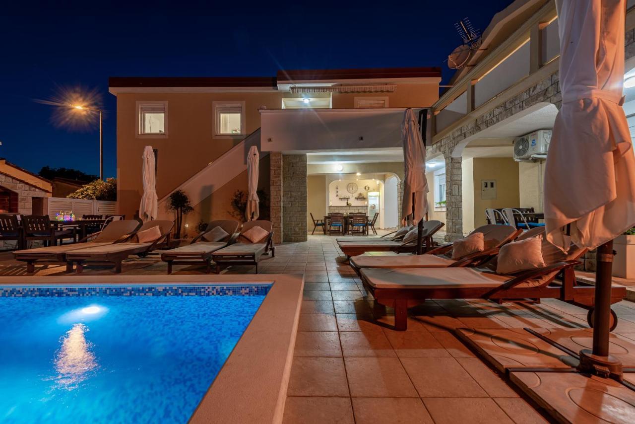 Villa Karmen - Poolhouse Вир Екстериор снимка