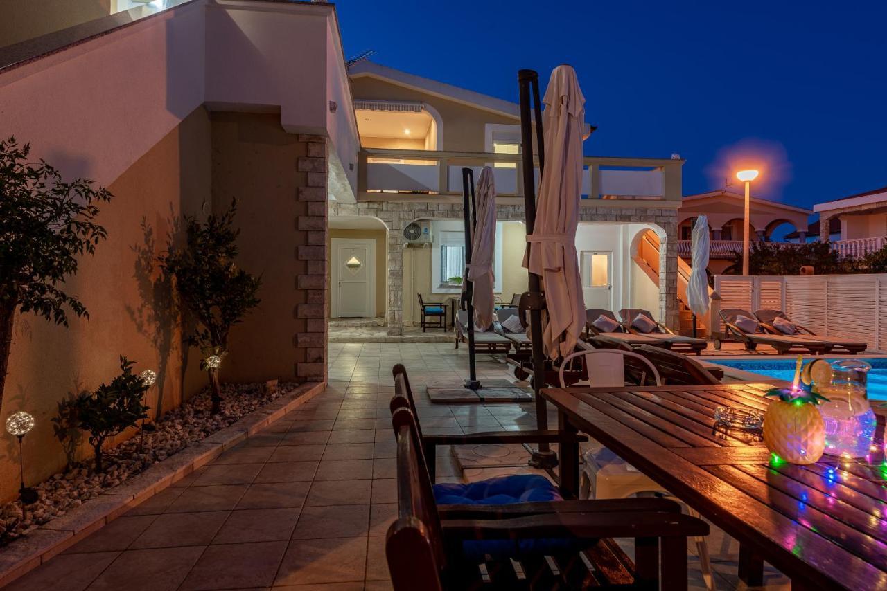 Villa Karmen - Poolhouse Вир Екстериор снимка