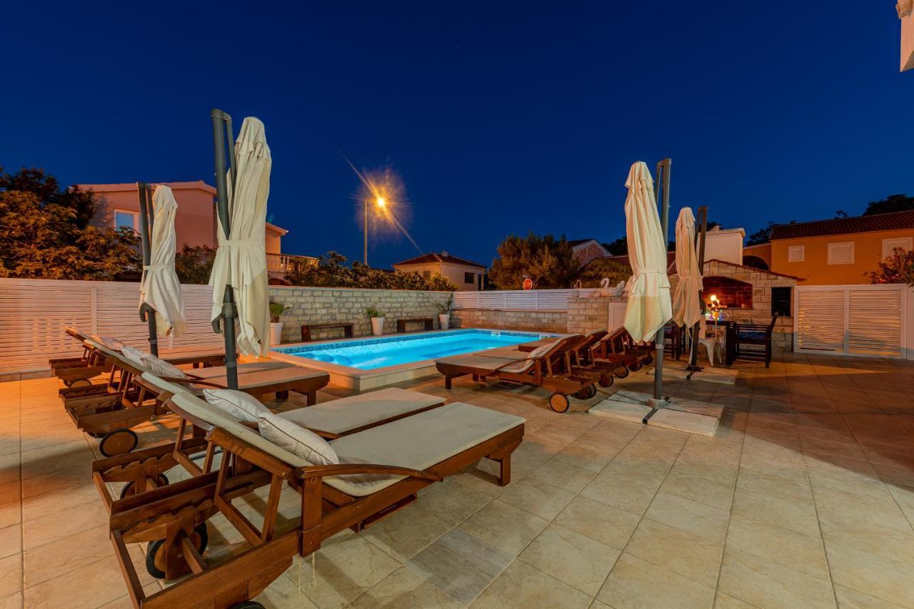Villa Karmen - Poolhouse Вир Екстериор снимка
