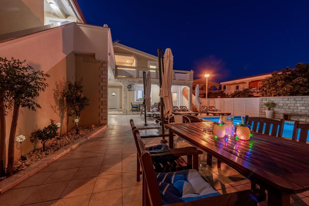 Villa Karmen - Poolhouse Вир Екстериор снимка