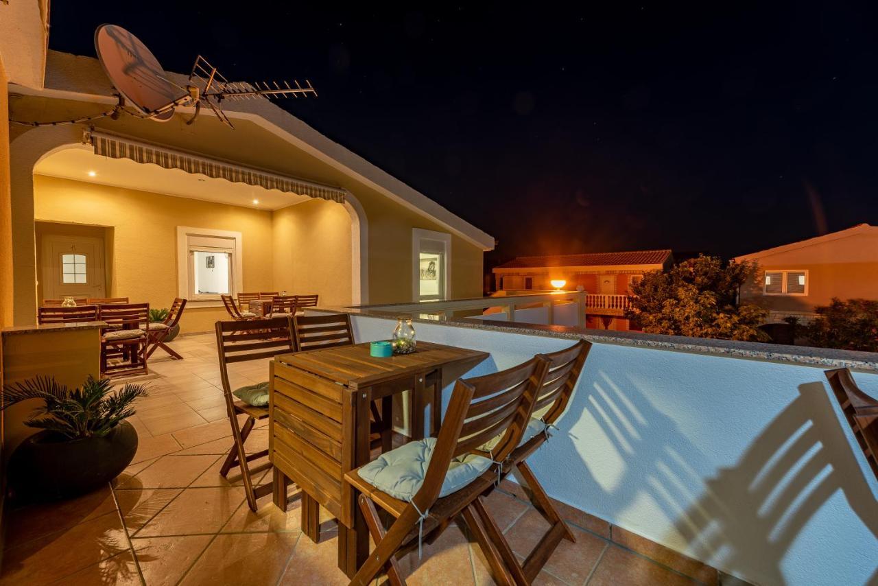 Villa Karmen - Poolhouse Вир Екстериор снимка