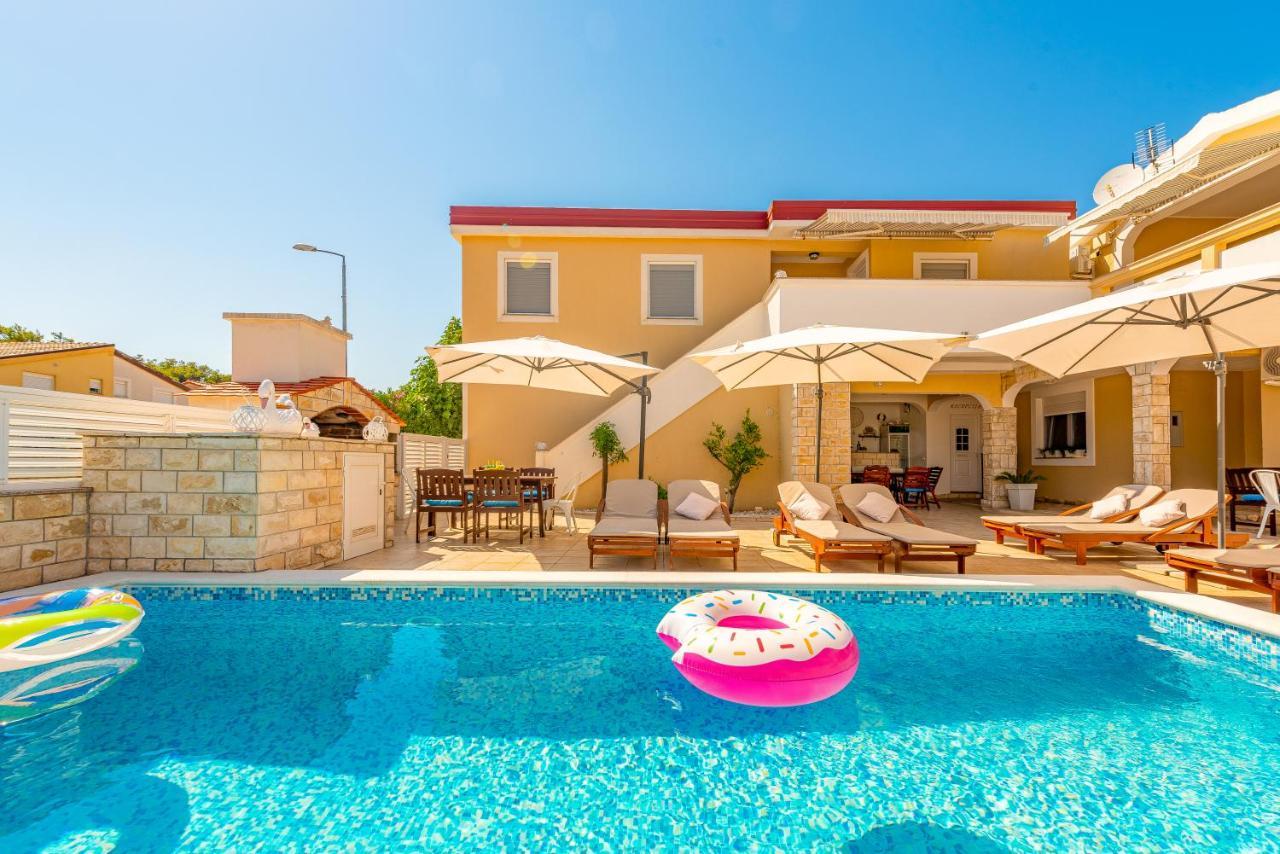 Villa Karmen - Poolhouse Вир Екстериор снимка