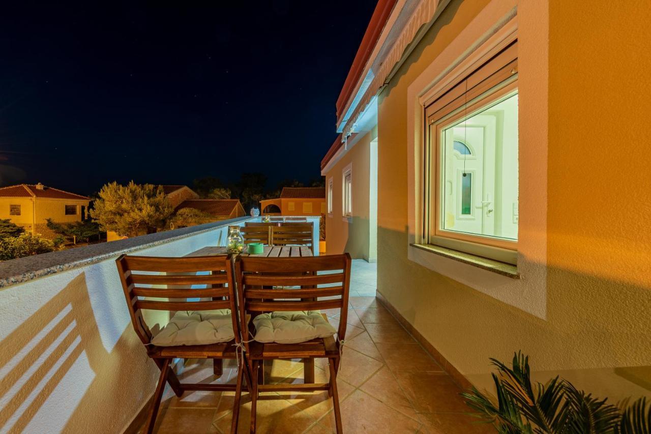 Villa Karmen - Poolhouse Вир Екстериор снимка