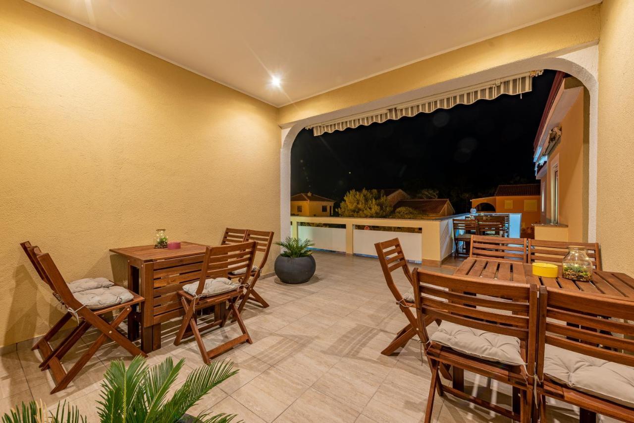 Villa Karmen - Poolhouse Вир Екстериор снимка