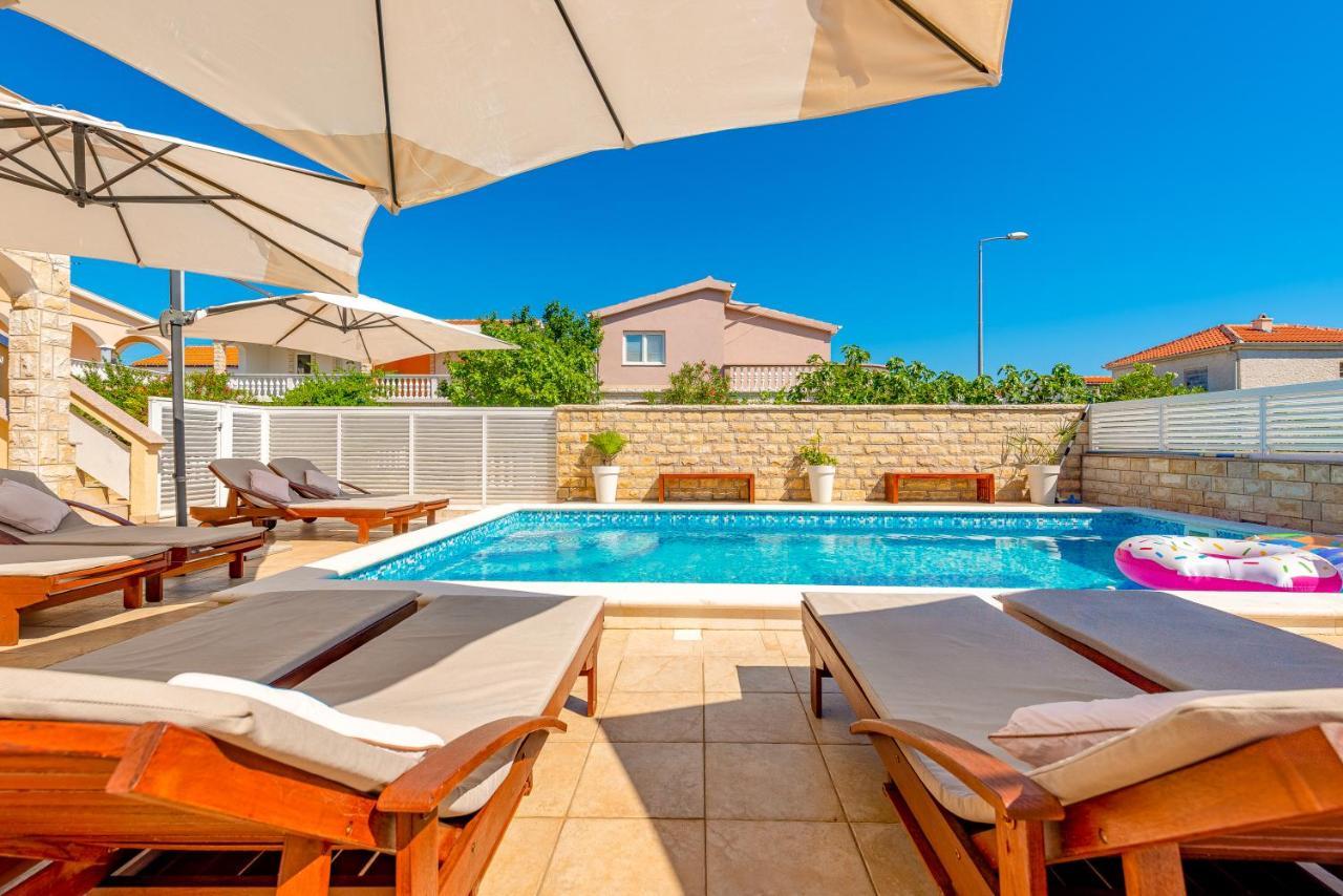 Villa Karmen - Poolhouse Вир Екстериор снимка