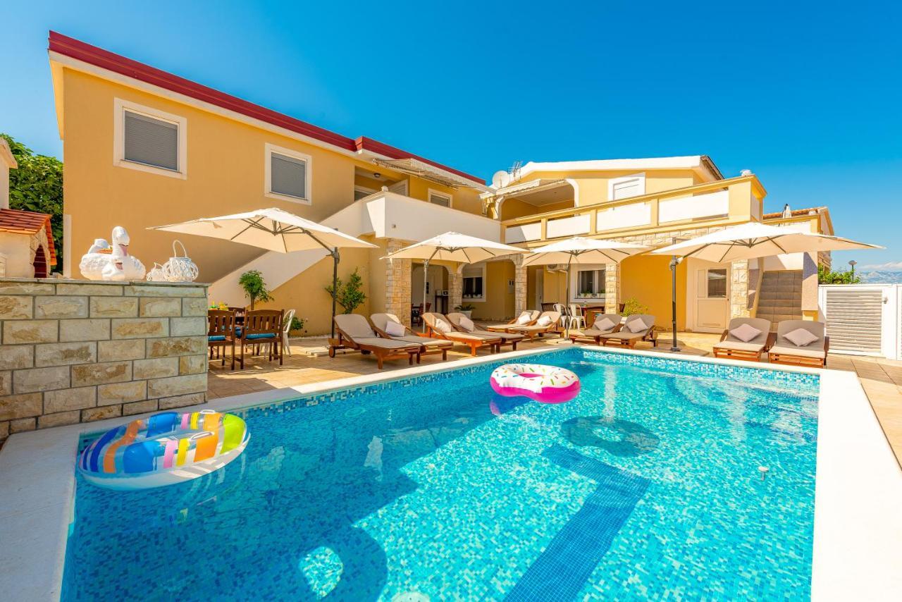 Villa Karmen - Poolhouse Вир Екстериор снимка